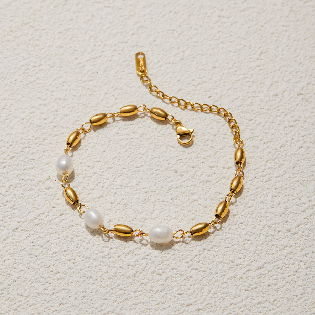 Elara Freshwater Pearl Gold Bracelet