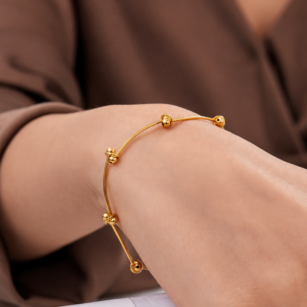 Vivienne Gold Link Bracelet