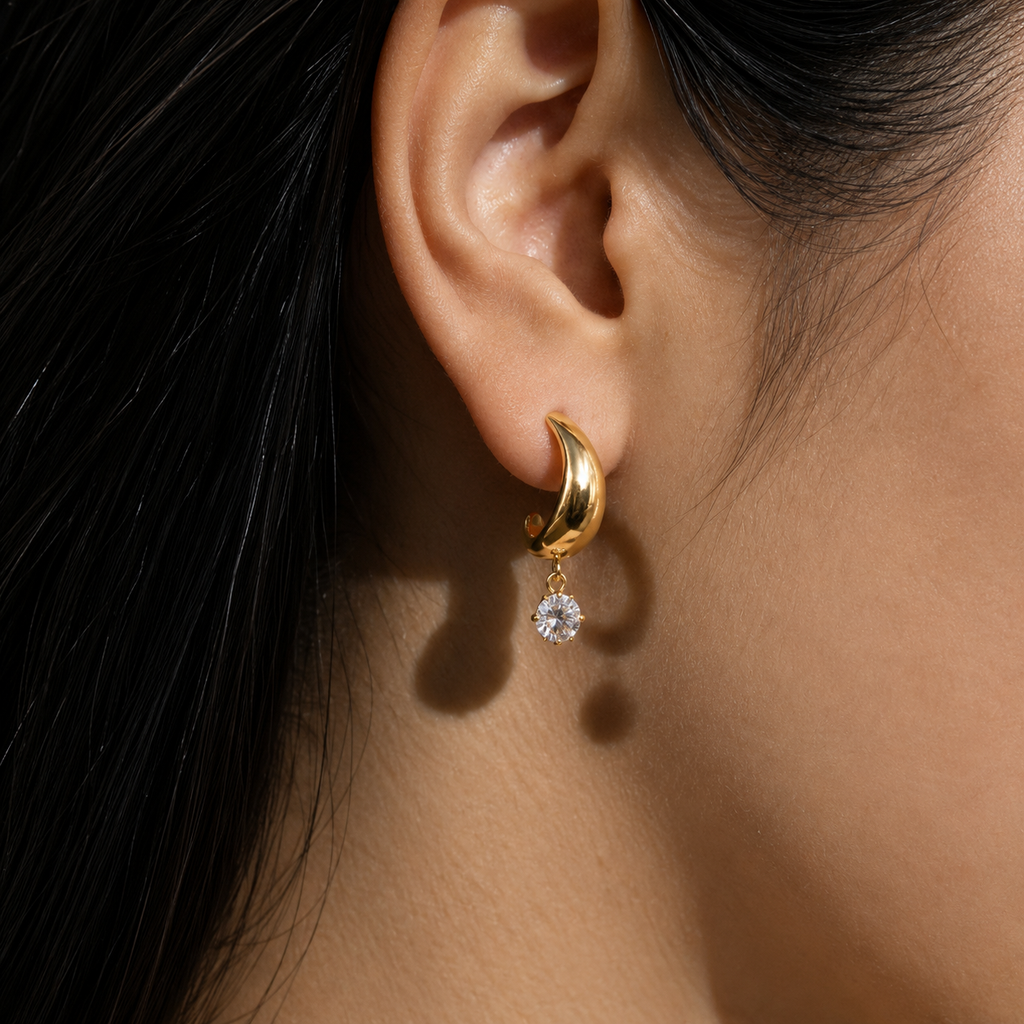 Noémie Sculpted Gold Drop Earrings