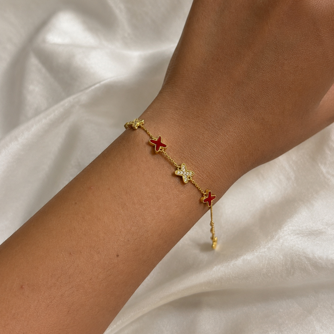 Omvya Red Clover Charm Bracelet