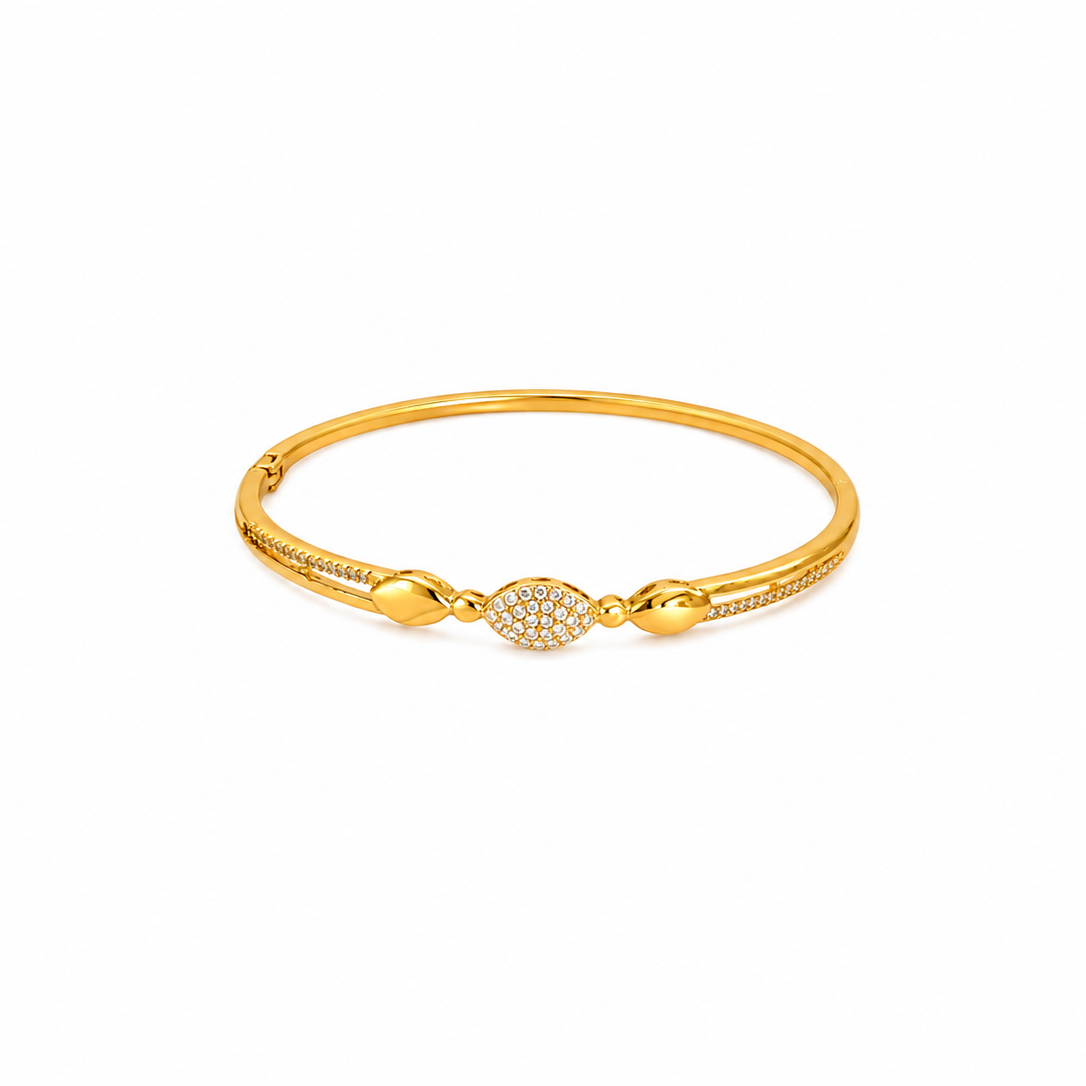 Aurithra Pavé Oval Charm Gold Bracelet