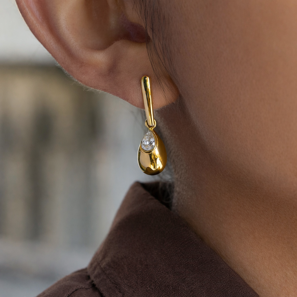Ismera Gold Teardrop Dangle Earrings