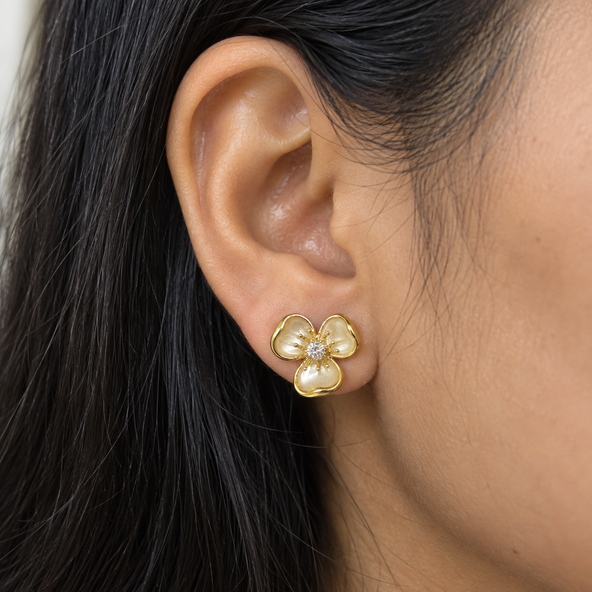 Elara Pearl Flower Stud Earrings
