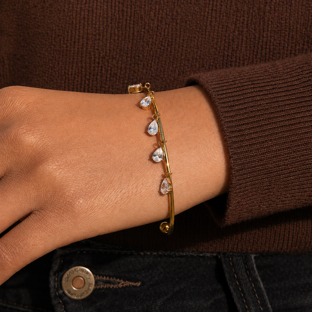 Ovelia Gold Teardrop Charms Bracelet