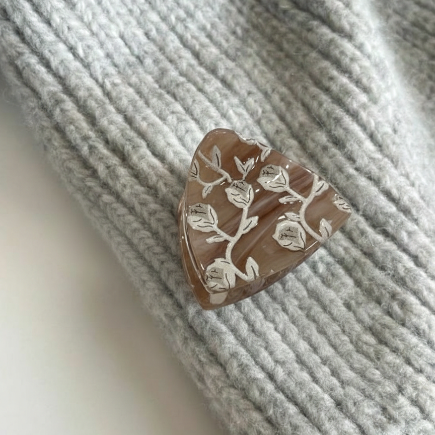 Lone Floral Claw Clip