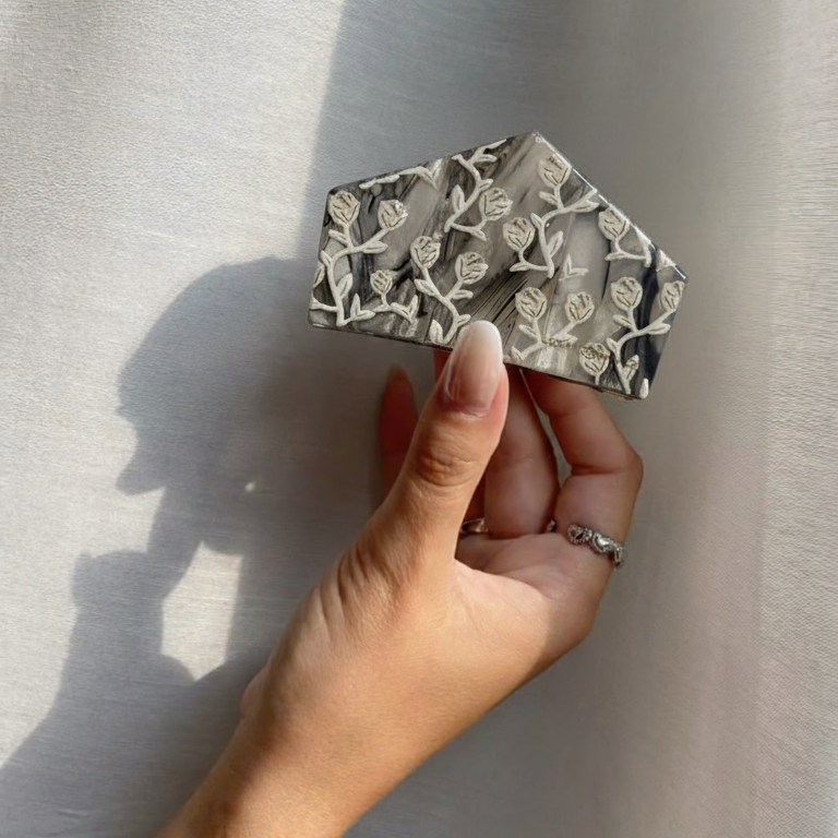 Auriya Floral Claw Clip