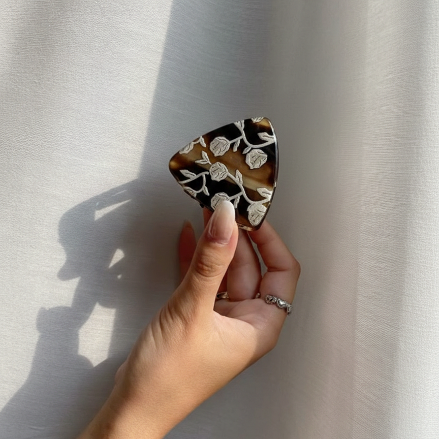 Aris Floral Claw Clip