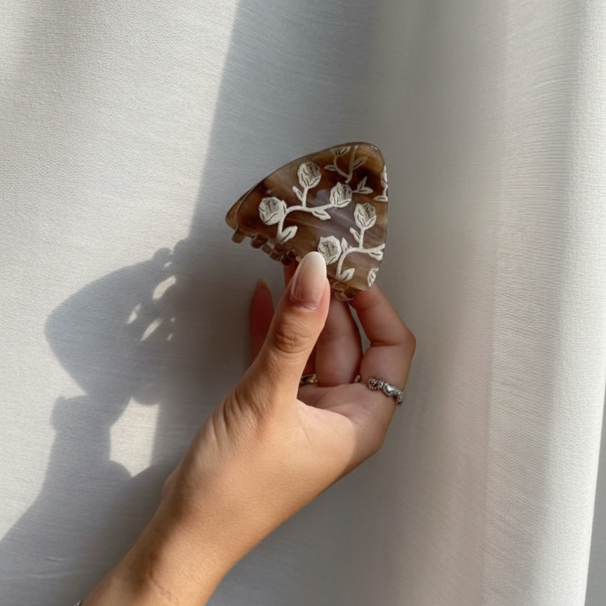 Lone Floral Claw Clip