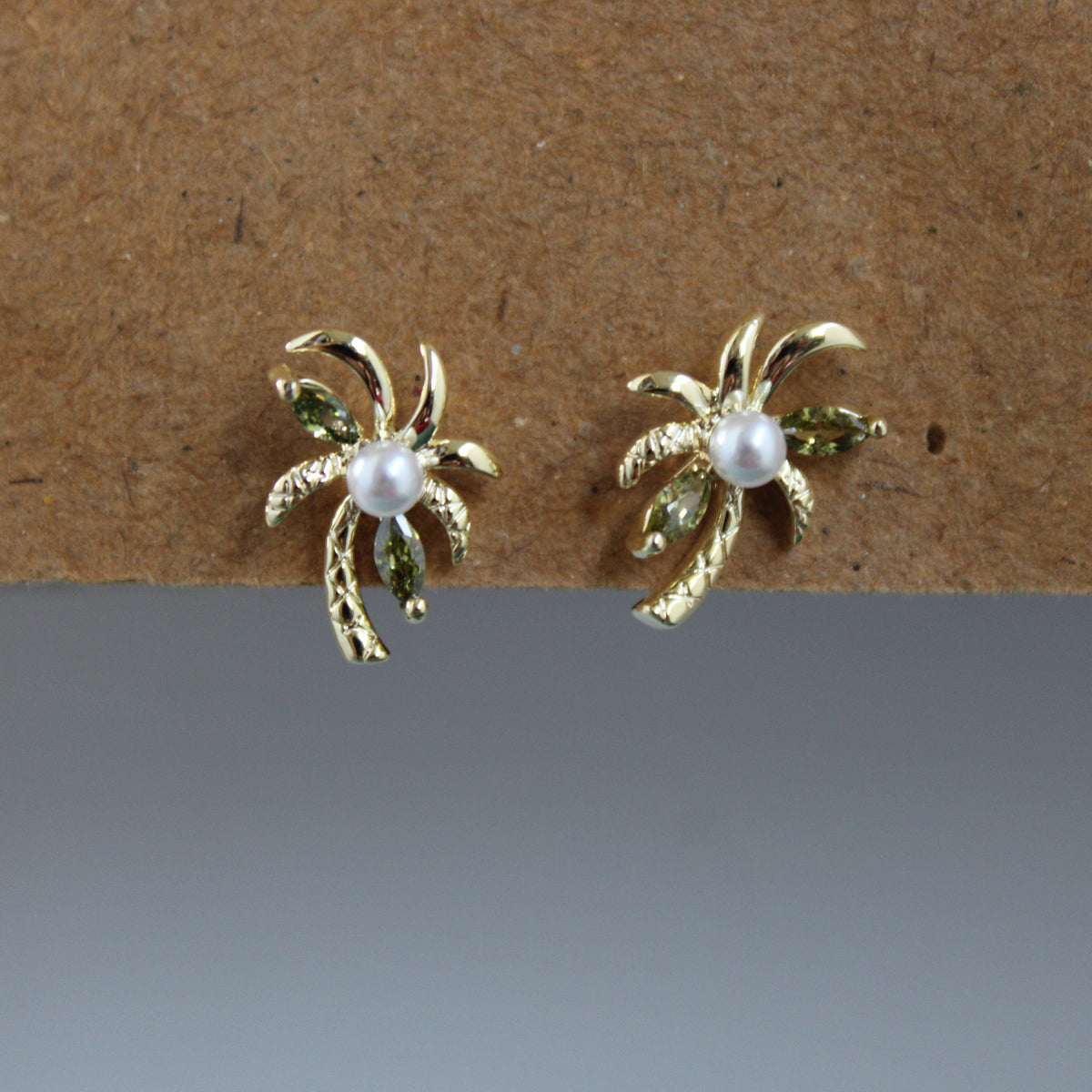 Noelle Palm Tree Pearl Gold Earrings